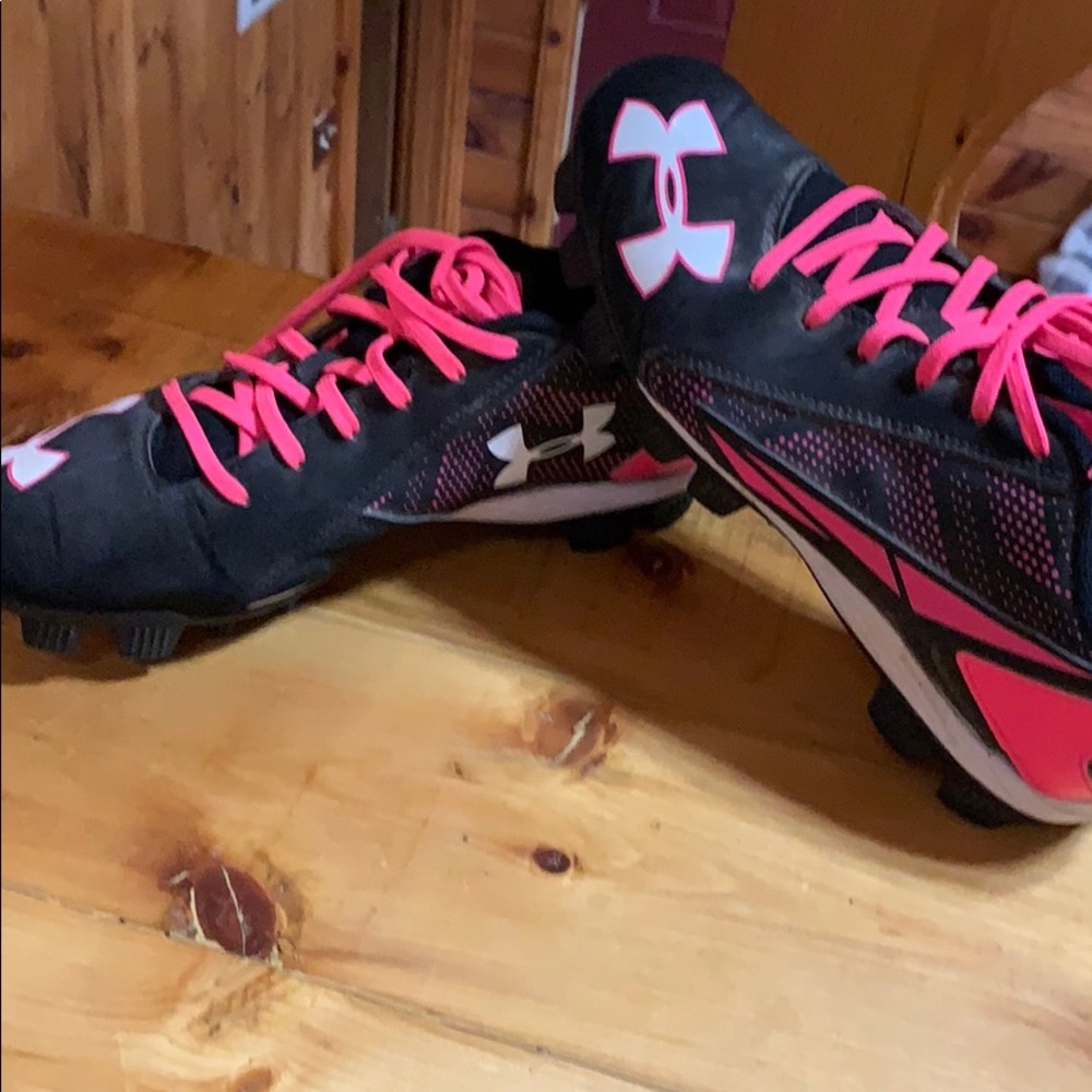 Softball cleats
